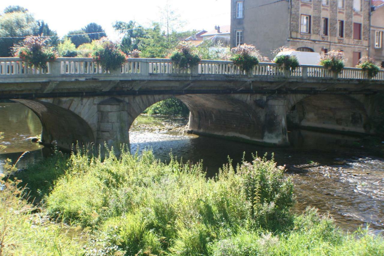 Apartament Les Ponts De L'Ornain Bar-le-Duc Zewnętrze zdjęcie