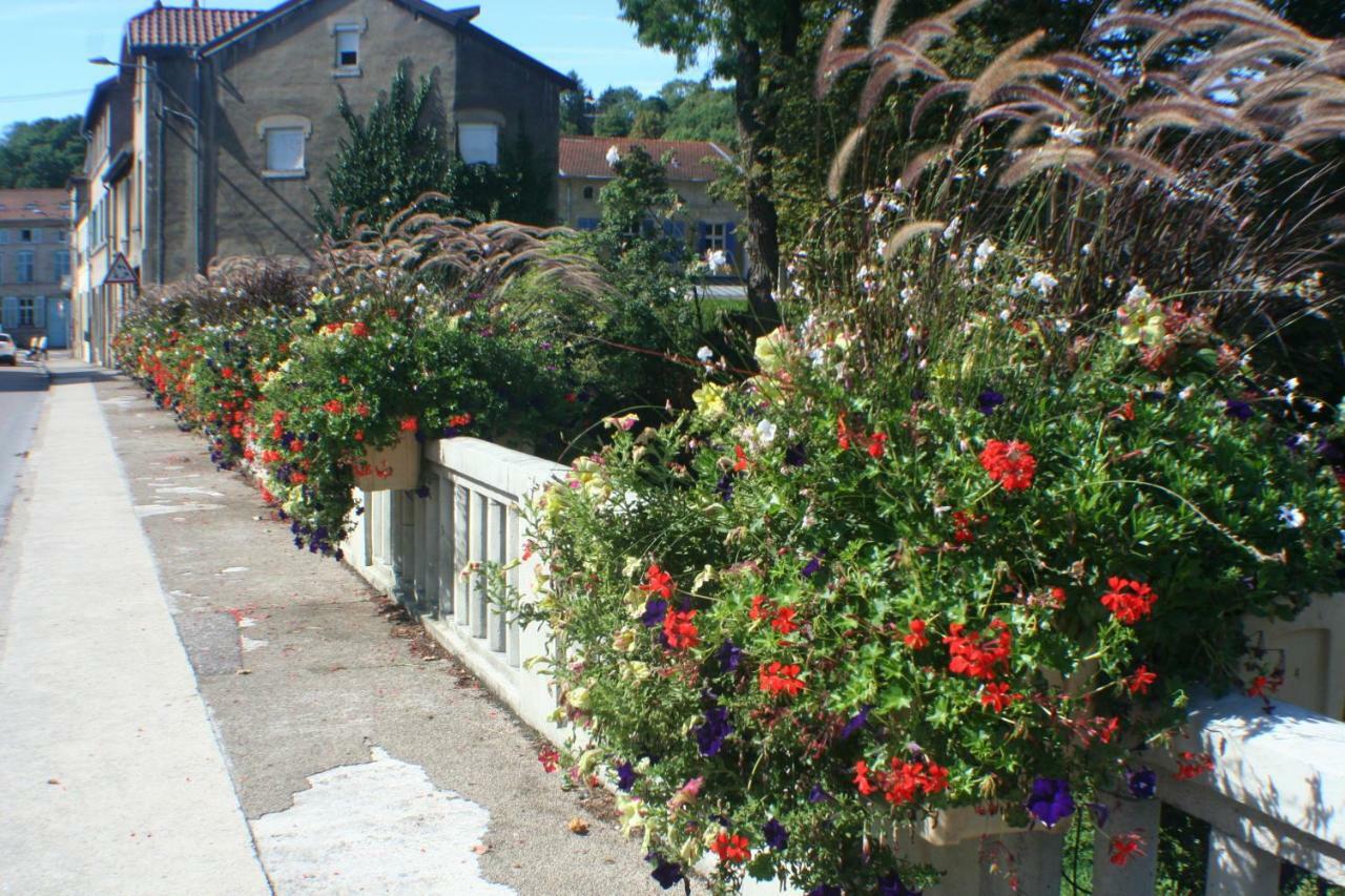 Apartament Les Ponts De L'Ornain Bar-le-Duc Zewnętrze zdjęcie